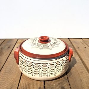 Bułgarski garnek gliniany 3l ASEN biały/kremowy z ciemnobrązowym wzorem. Garnek ręcznie malowany, oryginalna ceramika bułgarska.